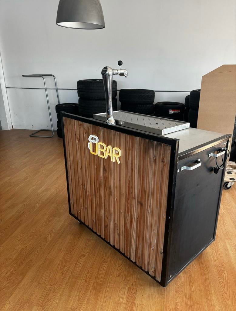 Mobiele Biertap Hout, Ophalen, Zo goed als nieuw