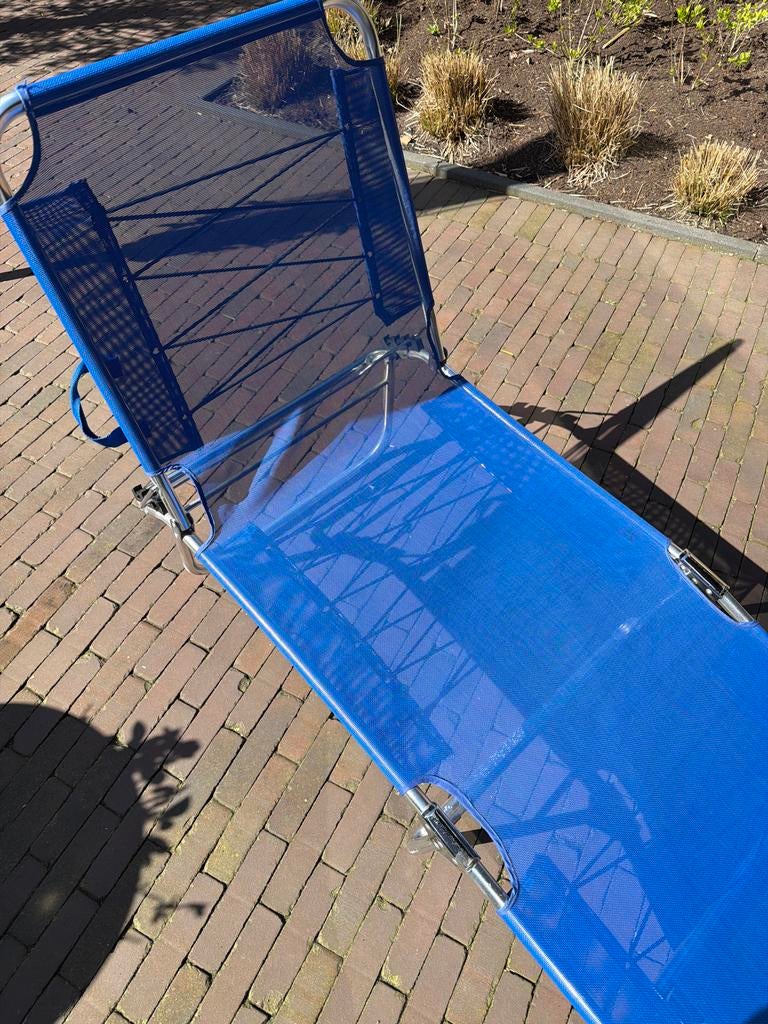 Blauw ligbed, Tuin en Terras, Ligbedden, Ophalen of Verzenden, Gebruikt, Metaal, Verstelbaar