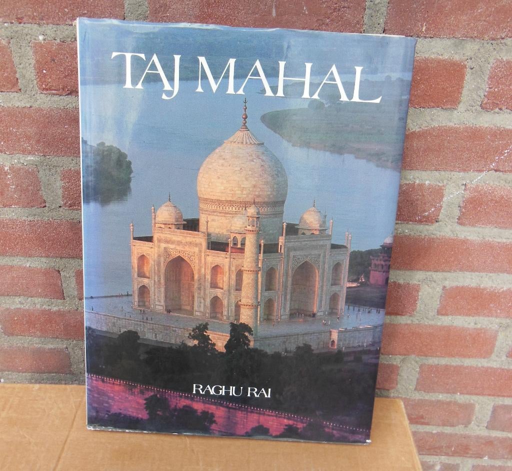 TAJ  MAHAL -  Fotoboek  32x42 cm, Ophalen of Verzenden, Gelezen, Stijl of Stroming, Onbekend
