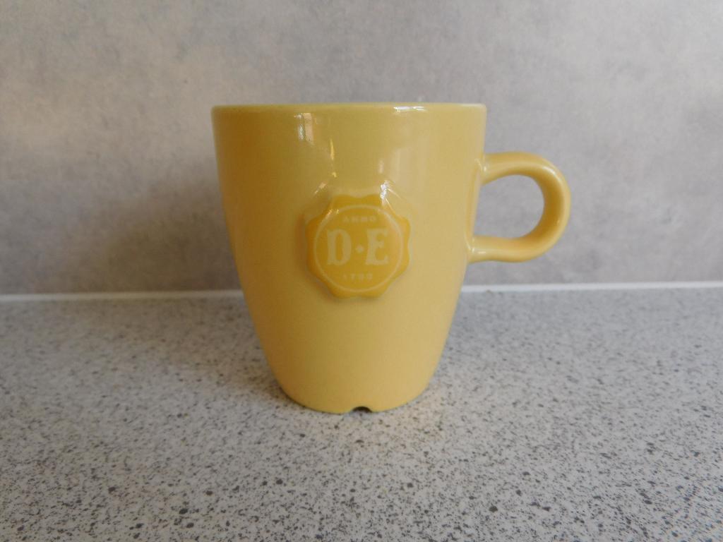 Senseo Mok Geel Zegel Mosa Douwe Egberts, Ophalen of Verzenden, Zo goed als nieuw, Overige stijlen, Kop(pen) en/of Schotel(s)