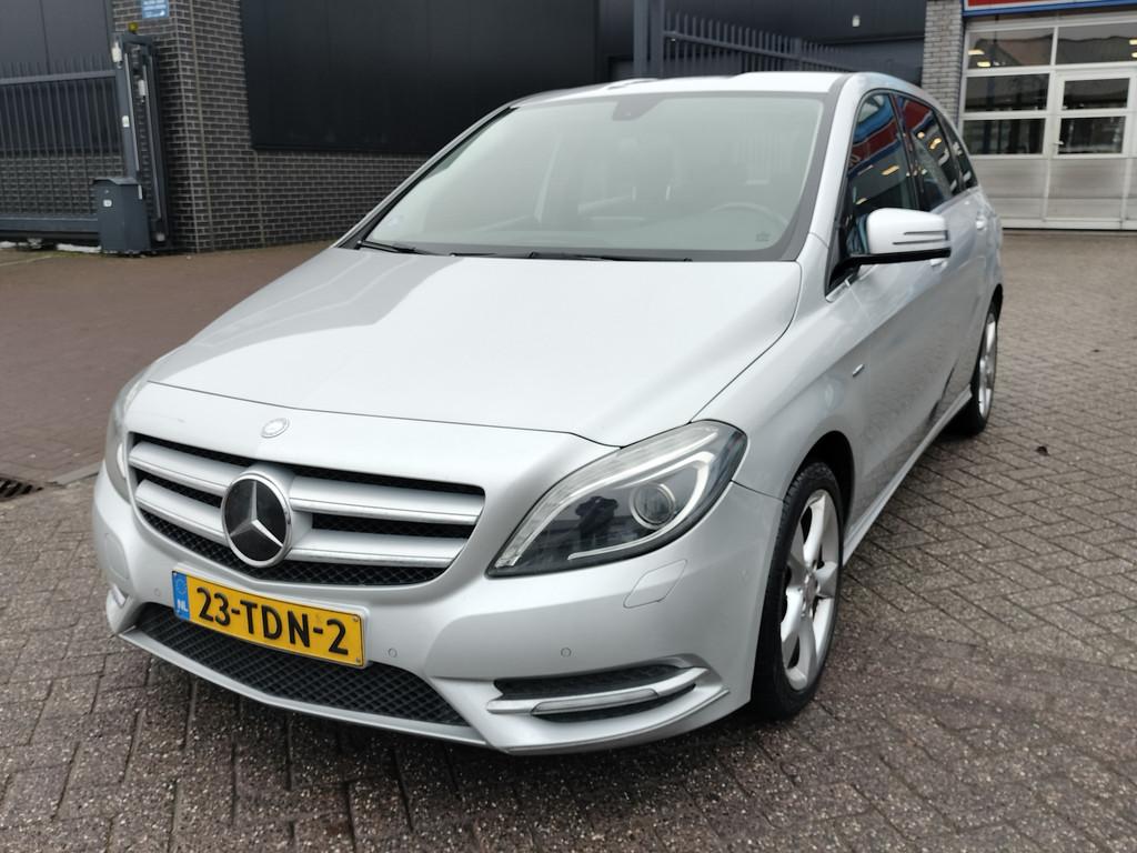 Mercedes-Benz B-Klasse 200 Ambition Airco 17'' L.M.V Nw APK, Voorwielaandrijving, Euro 5, Gebruikt, 1295 kg