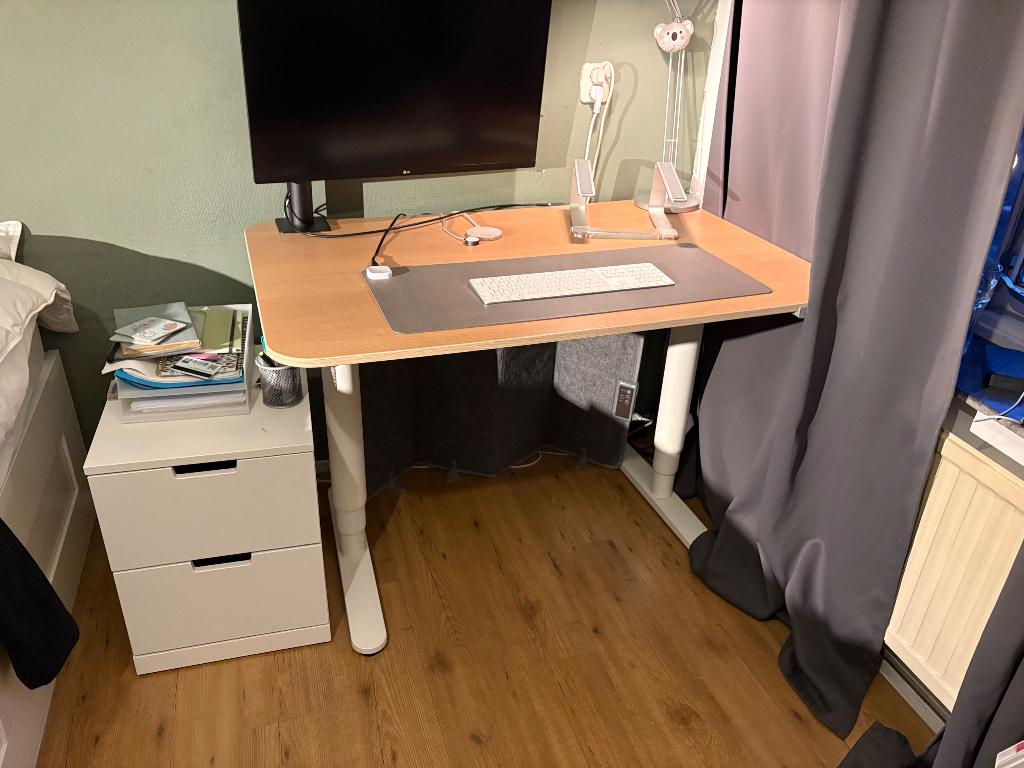 Elektrische sta-zit bureau Ikea 120x80, Ophalen, Zit-sta bureau, Scandinavisch, Zo goed als nieuw