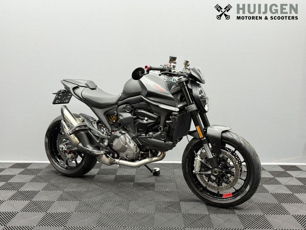 DUCATI Monster + 4500Km | nieuwstaat| direct rijden(bj 2021), DUCATI, 2 cilinders, Motorrijbewijs A, Bedrijf