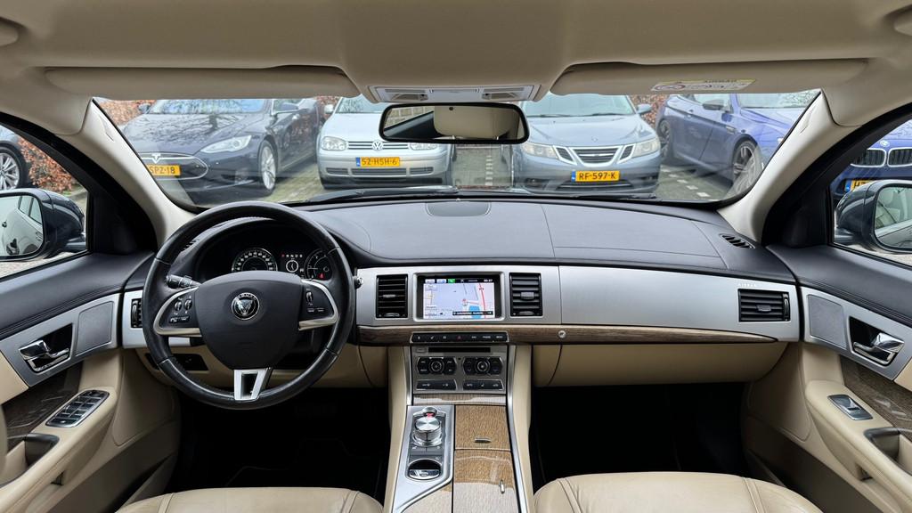 Jaguar XF 2.2D |Camera|Trekhaak|Keyless|Climate|Navigatie|BT, Euro 5, Achterwielaandrijving, Gebruikt, Beige