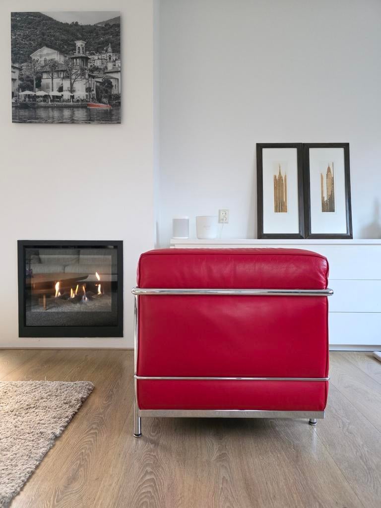 Cassina LC2 Grand Confort fauteuil Le Corbusier, Huis en Inrichting, Fauteuils, Ophalen of Verzenden, 75 tot 100 cm, Leer