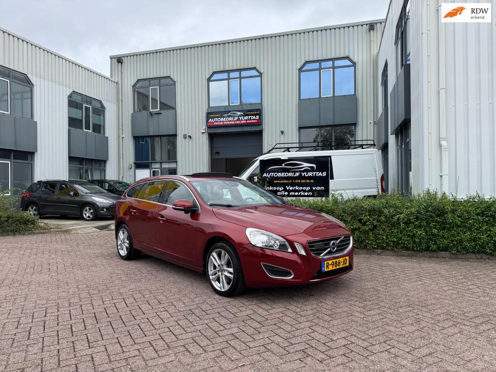 Volvo V60 1.6 T4F Summum, Gebruikt, 4 cilinders, 1451 kg, Adaptive Cruise Control