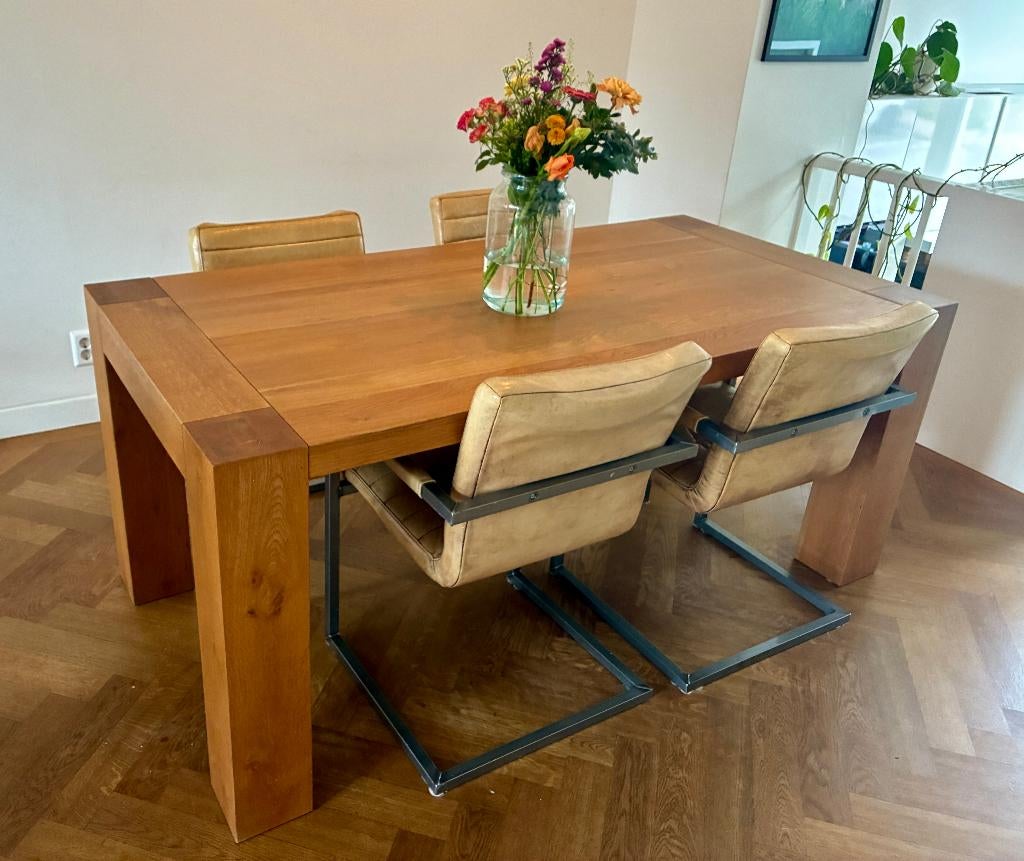 Prachtige massief eiken eettafel en 4 leren eetkamerstoelen, Ophalen, Gebruikt, Eikenhout, 50 tot 100 cm