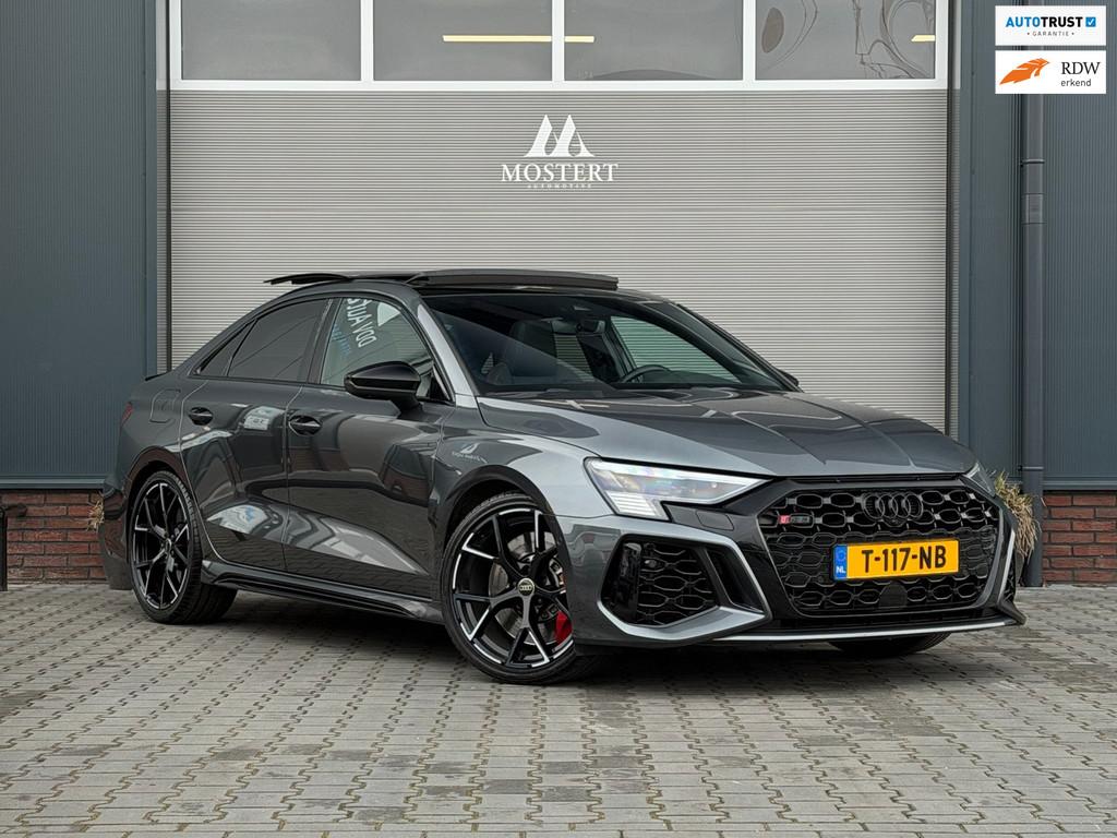 Audi RS3 2.5 TFSI/400pk RS 3 quattro|2022|Pano|Stoelverw.|B&, Automaat, Gebruikt, RS3, Leder