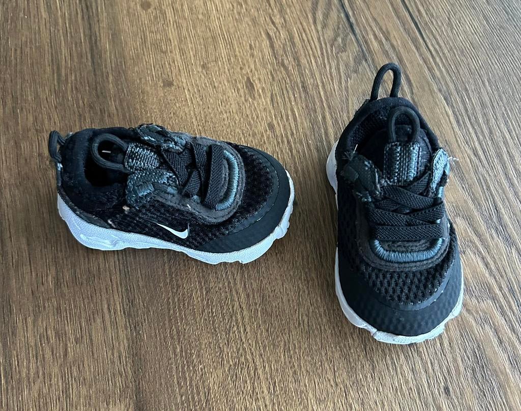 Nieuwe Nike schoenen mt 17, Ophalen of Verzenden, Nieuw, Jongetje of Meisje, Schoentjes