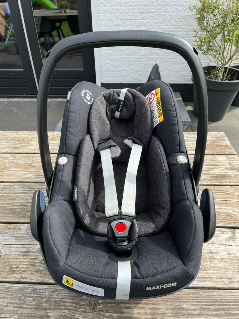 Maxi cosi pebble pro + verkleiner, Ophalen, Autogordel, Zo goed als nieuw, 0 t/m 13 kg
