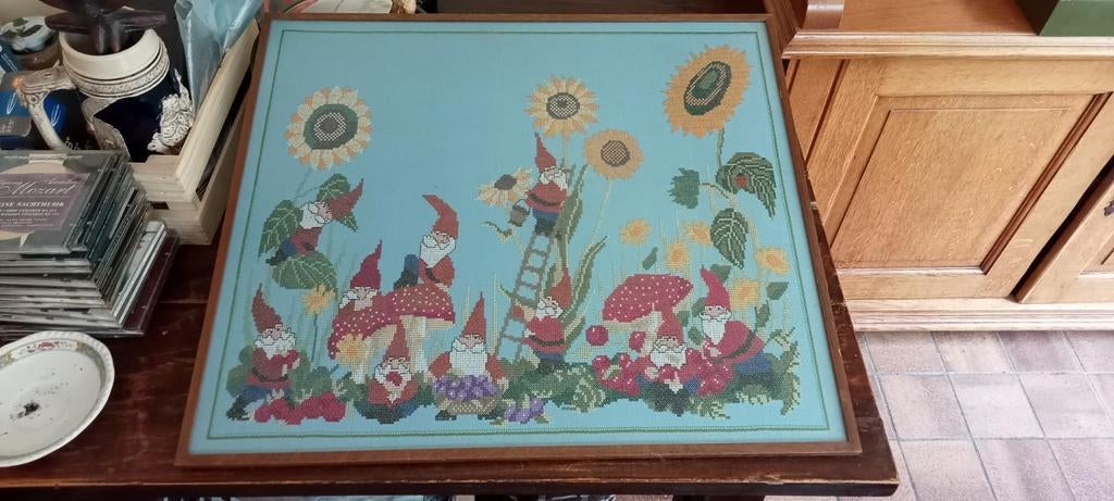 Borduurwerk Kabouters met Zonnebloemen in Lijst -, Ophalen, Zo goed als nieuw, Handborduren, Overige typen