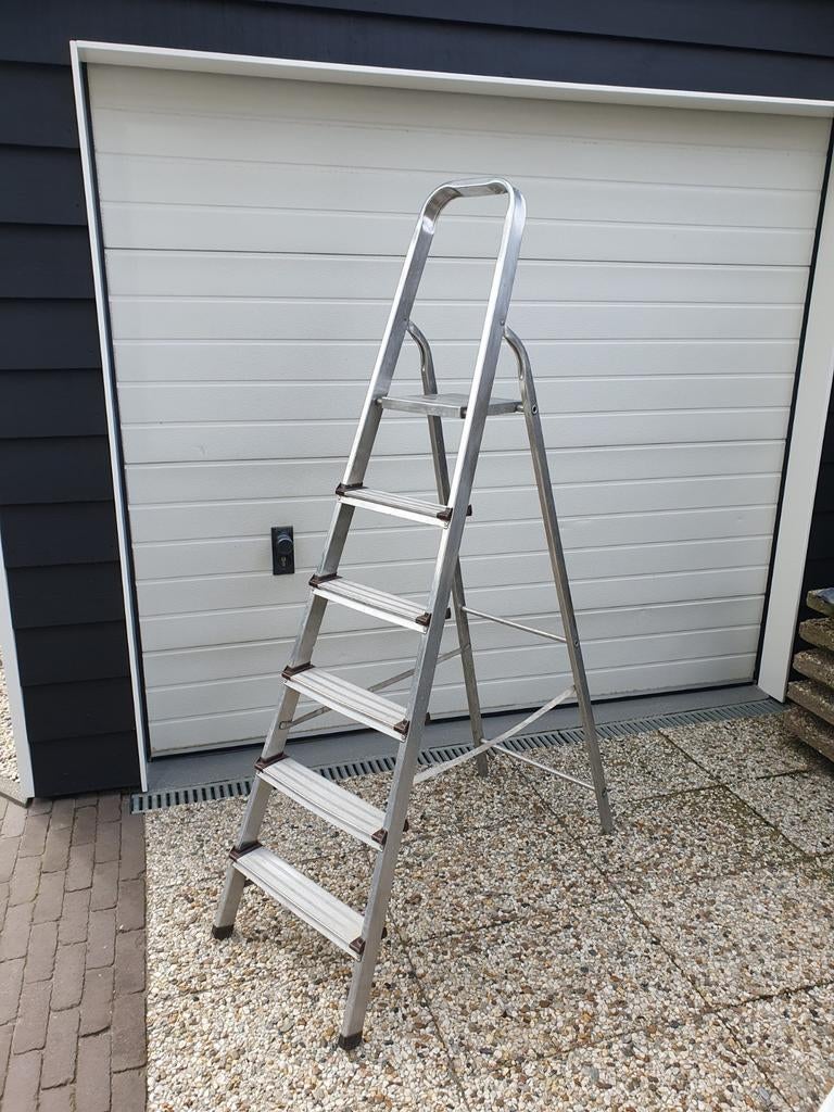 Aluminium trap 6 treden, Ophalen, Minder dan 2 meter