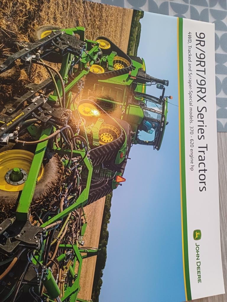 Aangeboden  John Deere  kniktrekker  folder, Boeken, Catalogussen en Folders, Ophalen of Verzenden, Folder