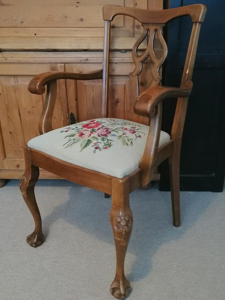 Oude stoel met goede zit, Ophalen