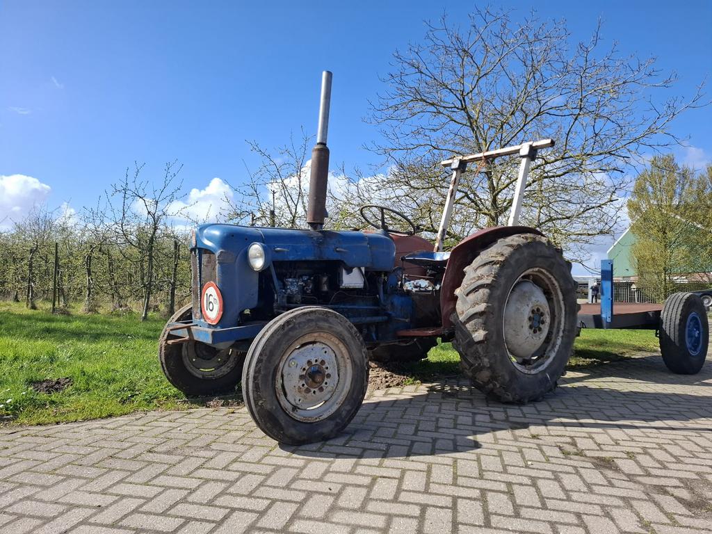 Schuurvondst Ford fordson dexta evt inclusief kar, Oldtimer, Ophalen of Verzenden, Ford, Tot 80 Pk