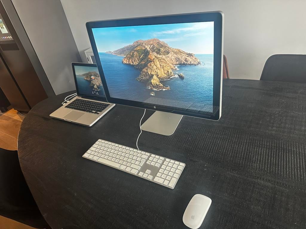 Apple set: macbook pro, cinema 21”, keyboard, magic mouse, Computers en Software, Apple Desktops, Ophalen of Verzenden, Zo goed als nieuw