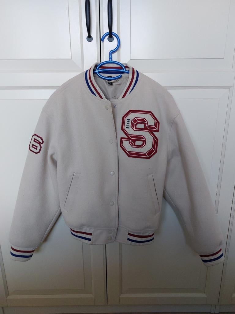 Divided jas xs, Kleding | Dames, H&M, Beige, Ophalen of Verzenden, Zo goed als nieuw