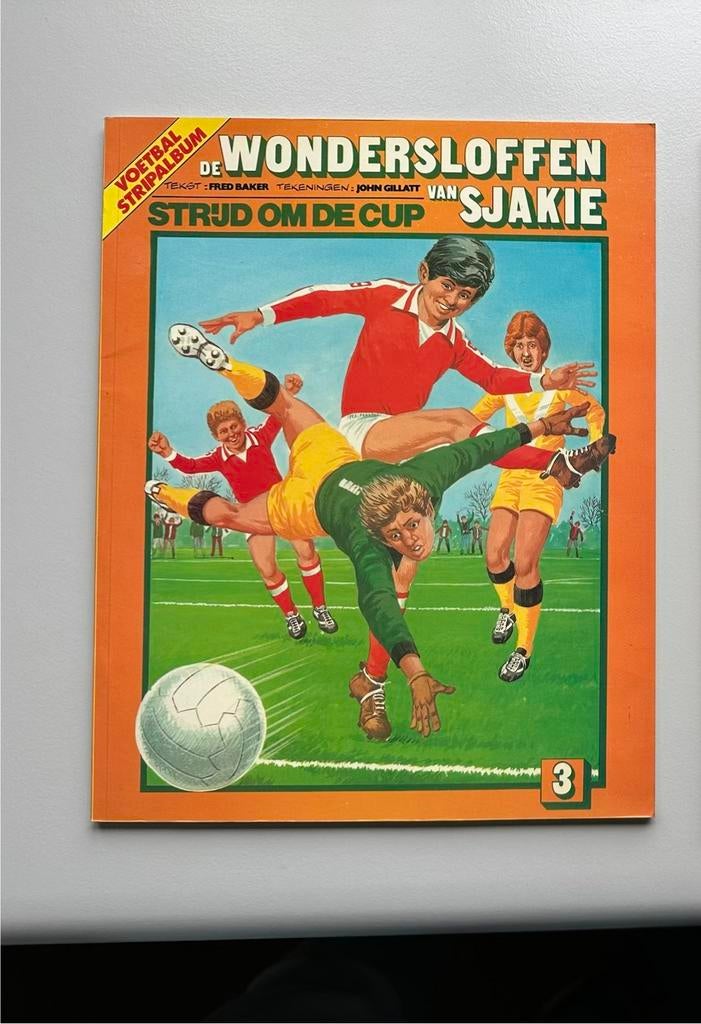 De Wondersloffen van Sjakie - Strijd om de Cup (Voetbal Stri, Eén stripboek, Ophalen of Verzenden, Gelezen