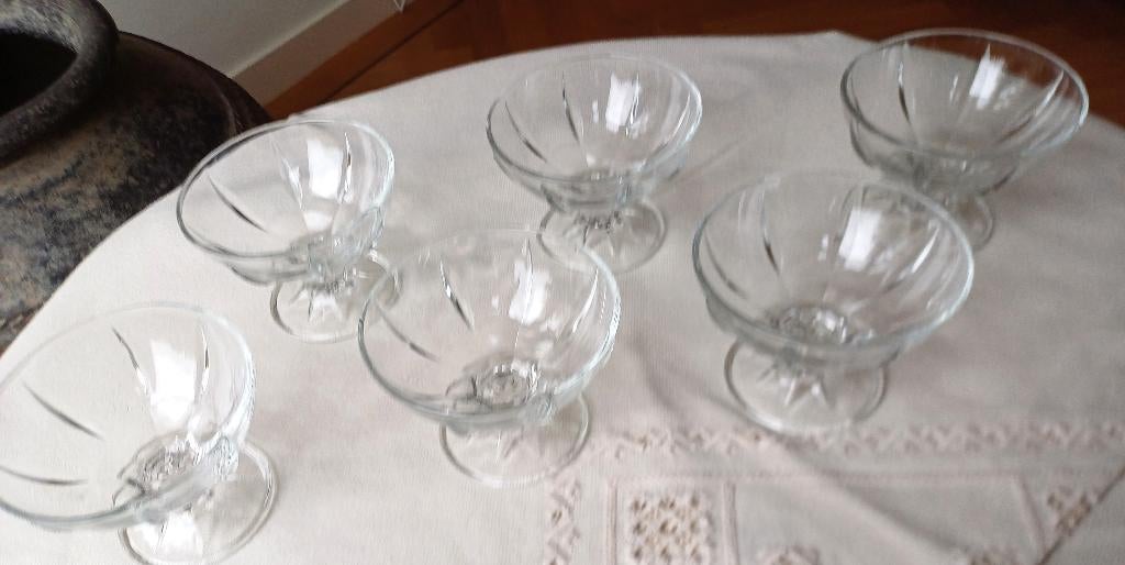 Vintage Kristallen Franse IJscoupes Arc France, Glas of Glazen, Ophalen of Verzenden, Overige stijlen, Glas