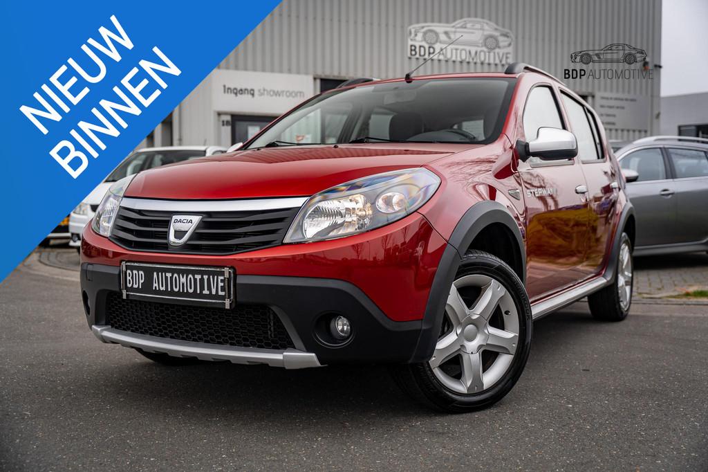 Dacia Sandero 1.6 Stepway ✅Lage km stand | Leer | Trekhaak, Auto's, Dacia, Voorwielaandrijving, Euro 5, Gebruikt, 4 cilinders