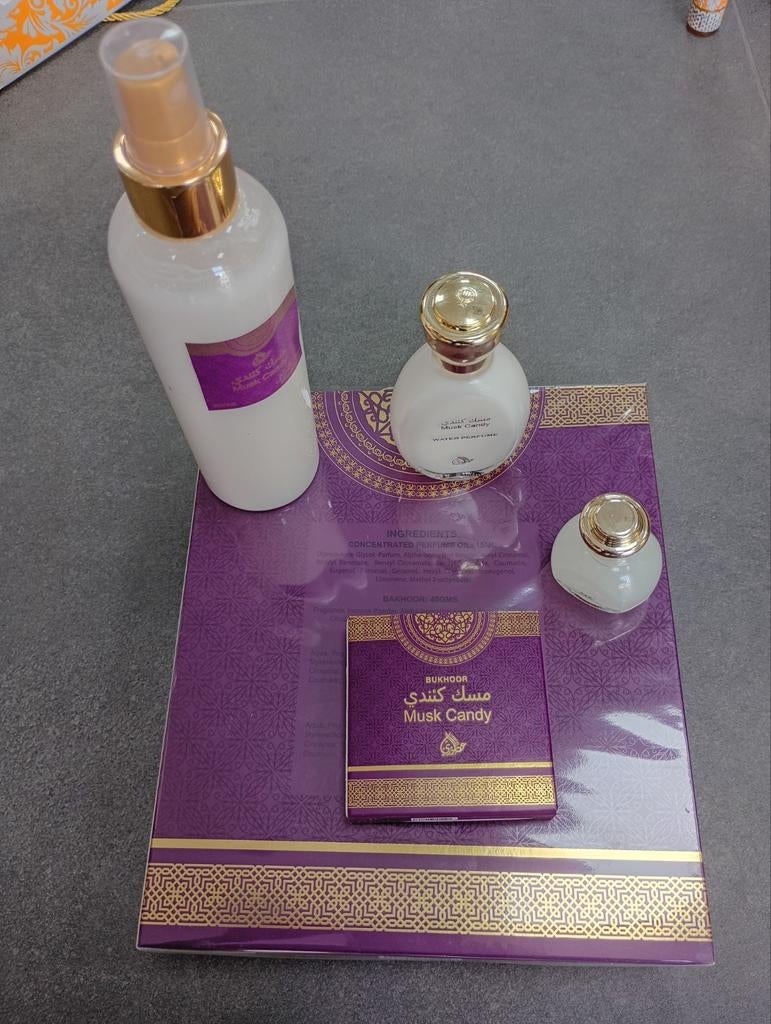 Musk Candy parfumset met body mist en olie, Sieraden, Tassen en Uiterlijk, Uiterlijk | Parfum, Ophalen of Verzenden, Nieuw