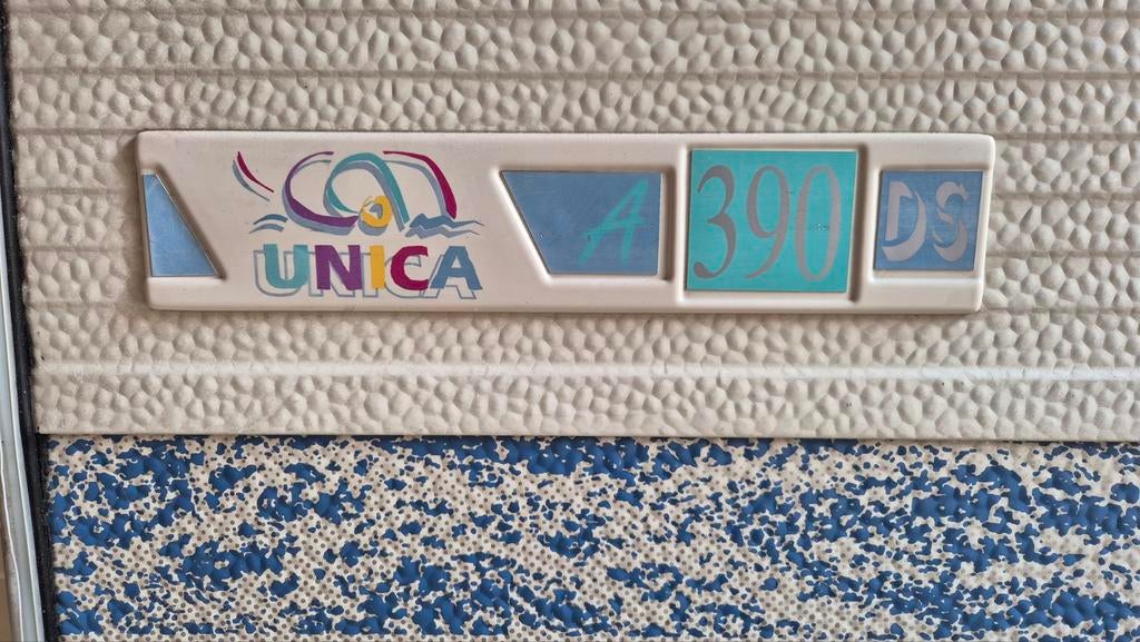 Adria Unica 390DS (1996) - Lichtgewicht & Gepimpt, Standaardzit, 75 kg, Omvormbare zithoek, 750 - 1000 kg