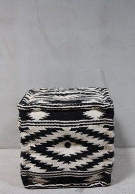 Stoere Kelim Poef Oosterse Stoel Retro Unieke Vierkante Kruk, Minder dan 50 cm, Uniek Oosters Sober Stoer Bohemian Vintage Landelijk Kleurrijk