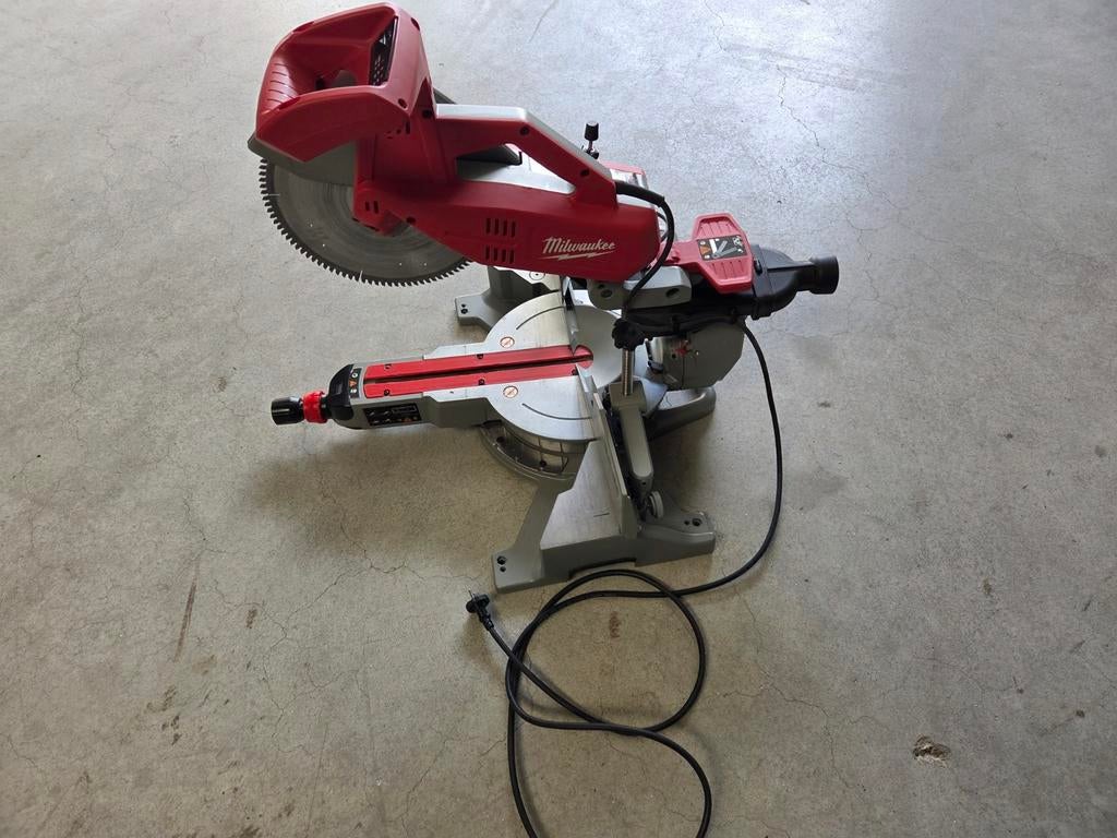 Milwaukee Afkortzaag, Ophalen, Gebruikt, 70 mm of meer, Afkortzaag