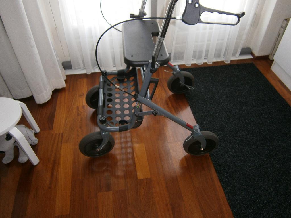 zgan rollator, Ophalen of Verzenden, Opvouwbaar, Zo goed als nieuw