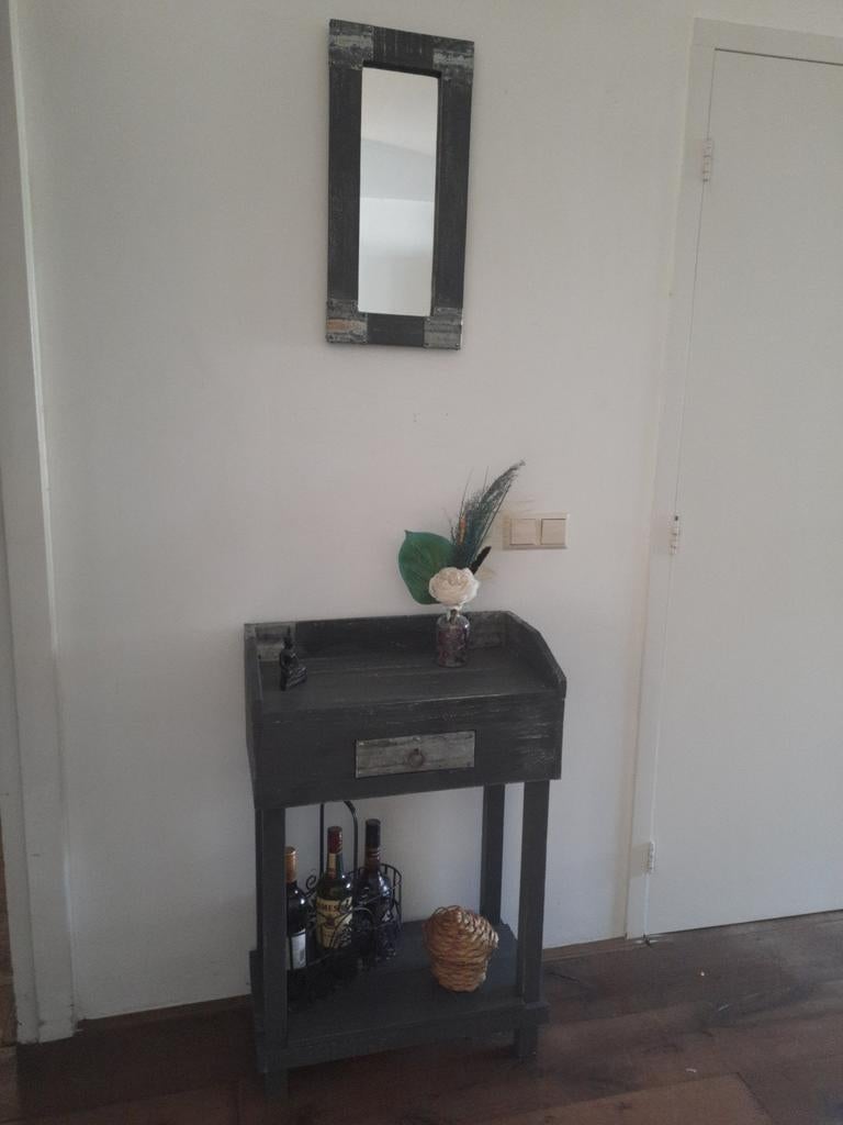 Hal/ sidetable brocante stijl, Huis en Inrichting, Tafels | Sidetables, 50 tot 100 cm, Rond, Ophalen of Verzenden, Zo goed als nieuw