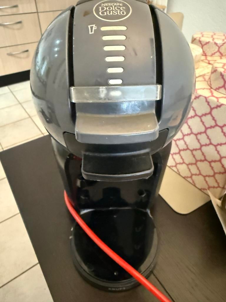 Nescafé Dolce Gusto Krups koffiezetapparaat, Witgoed en Apparatuur, Koffiezetapparaten, Ophalen of Verzenden, Gebruikt, Koffiemachine