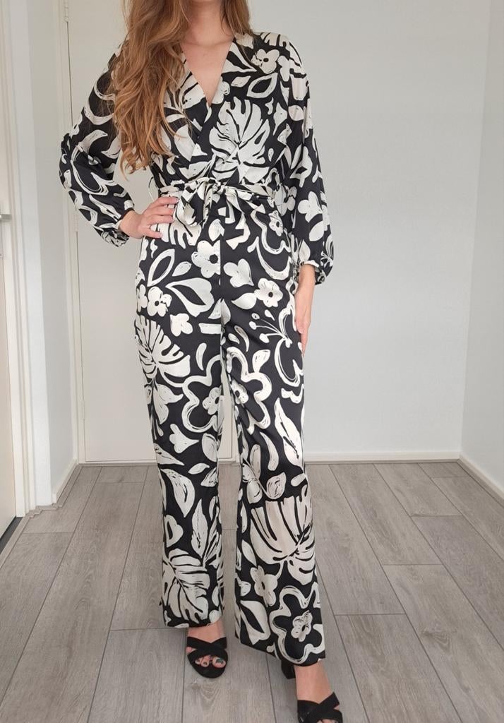 Zara Bloemen Jumpsuit Maat S, Kleding | Dames, Jumpsuits, Ophalen of Verzenden, Zo goed als nieuw, Maat 36 (S), Zara
