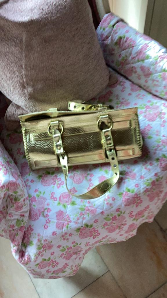 Tas goud kleurig  gewoon nieuw, Verzenden, Zo goed als nieuw, Schoudertasje