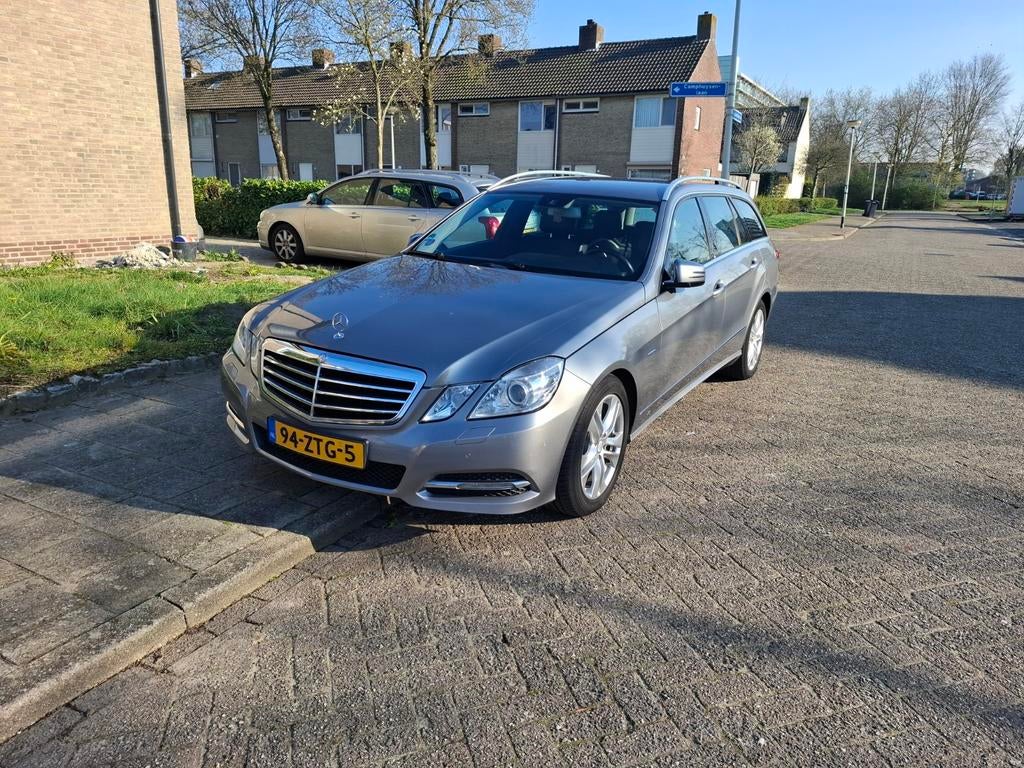 Mercedes-Benz E-Klasse E200 CGI Avantgarde Estate Aut7 2012, Auto's, Achterwielaandrijving, 4 cilinders, 14 km/l, Stationwagon