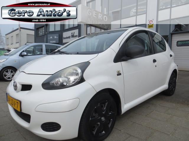 Toyota Aygo 1.0-12V Access 5 deurs airco nw apk (bj 2010), Auto's, Voorwielaandrijving, Gebruikt, Met garantie (alle), 4 stoelen