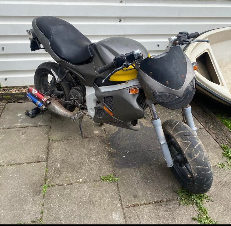 Gilera DNA 70CC brom opknapper, Fietsen en Brommers, Scooters | Piaggio, Ophalen, Tweetakt, Gebruikt, Overige modellen