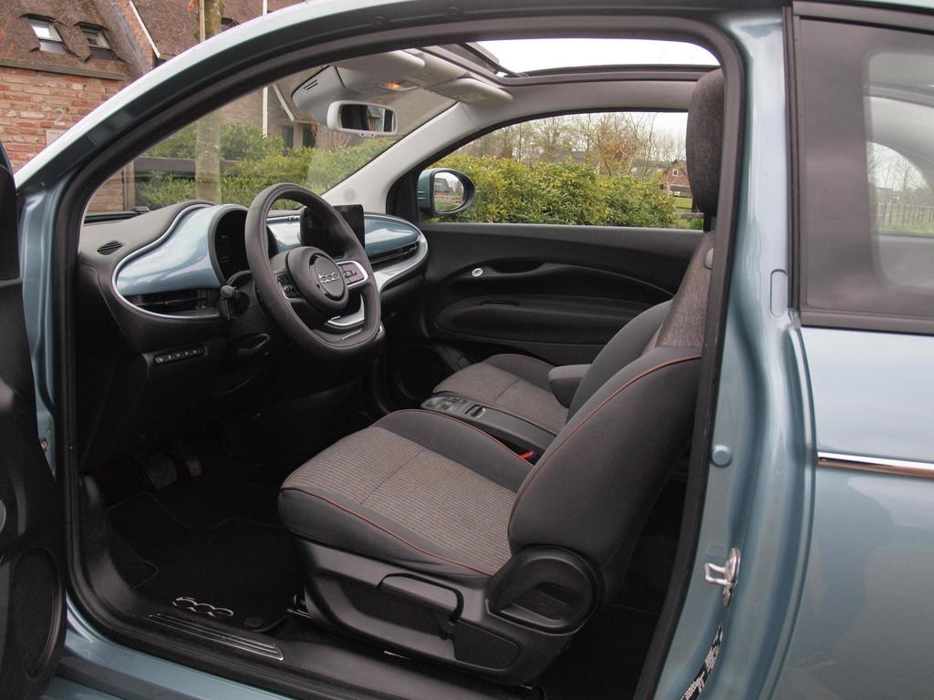 Fiat 500 C Icon 42 kWh | Cabrio | Camera | Apple Carplay | C, Stof, Cabriolet, Origineel Nederlands, 305 km