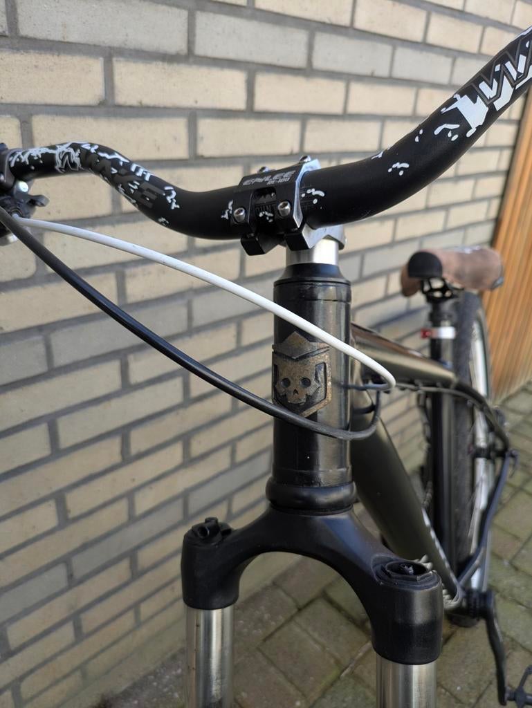 CUSTOM BULLS COPPERHEAD 3 – ONE-OF-A-KIND WHEELIEBIKE / MTB, Vering, 49 tot 53 cm, Meer dan 20 versnellingen, Ophalen