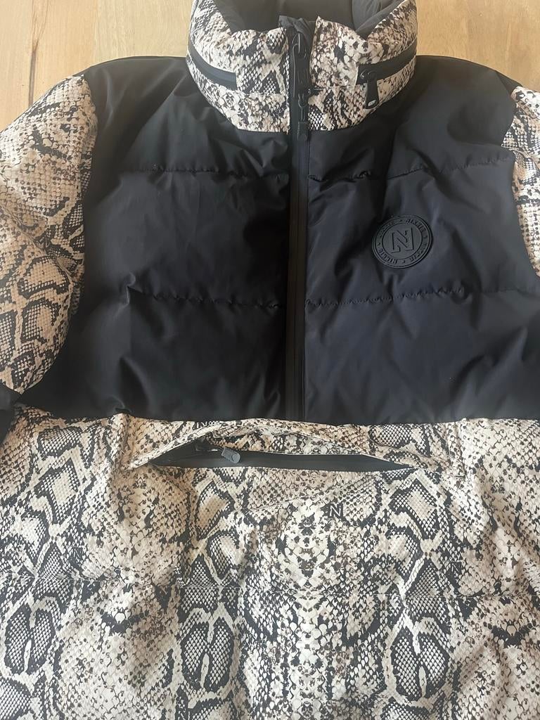 Nikkie ski jack Uri maat 38 - Zo goed als nieuw, Kleding | Dames, Wintersportkleding, Ophalen of Verzenden, Zo goed als nieuw