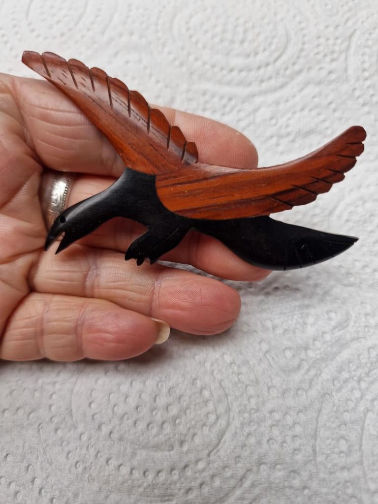 Houten adelaar broche, Ophalen of Verzenden