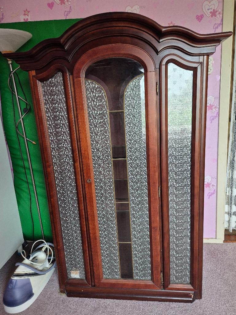 Servieskast wegens emigratie alles moet weg, Huis en Inrichting, Ophalen, 100 tot 150 cm, Glas, Klassiek