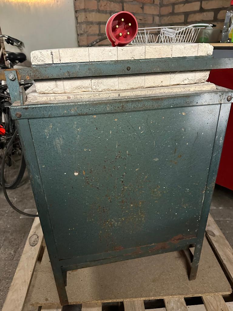 pottenbakkersoven (krachtstroom), Ophalen