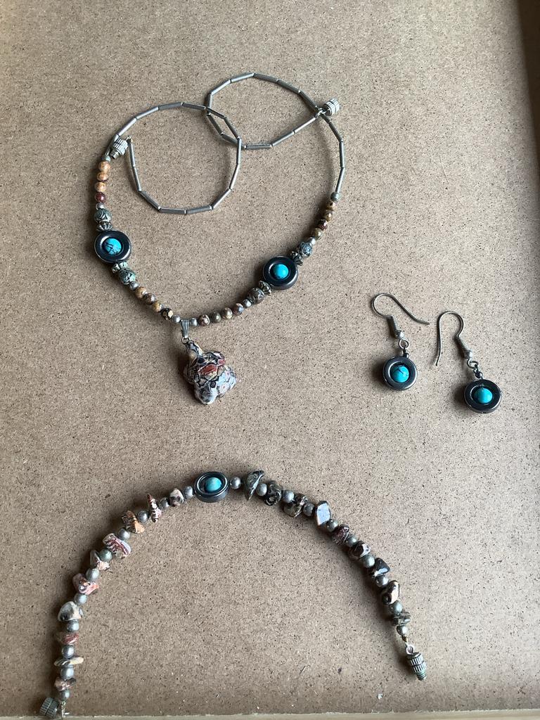 Sieradenset met turkooize stenen en schildpad, Gebruikt, Blauw, Ophalen of Verzenden, Steen of Mineraal