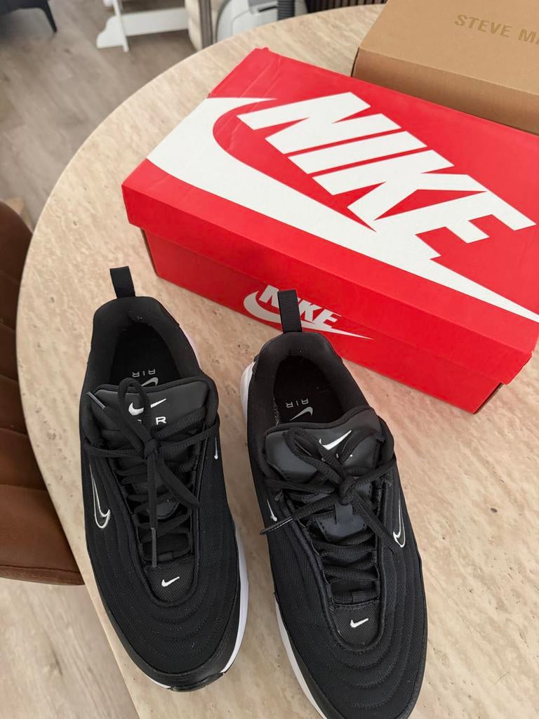 Nike sneakers dames - Zwart met witte zool, Ophalen of Verzenden, Nieuw, Zwart, Sneakers of Gympen