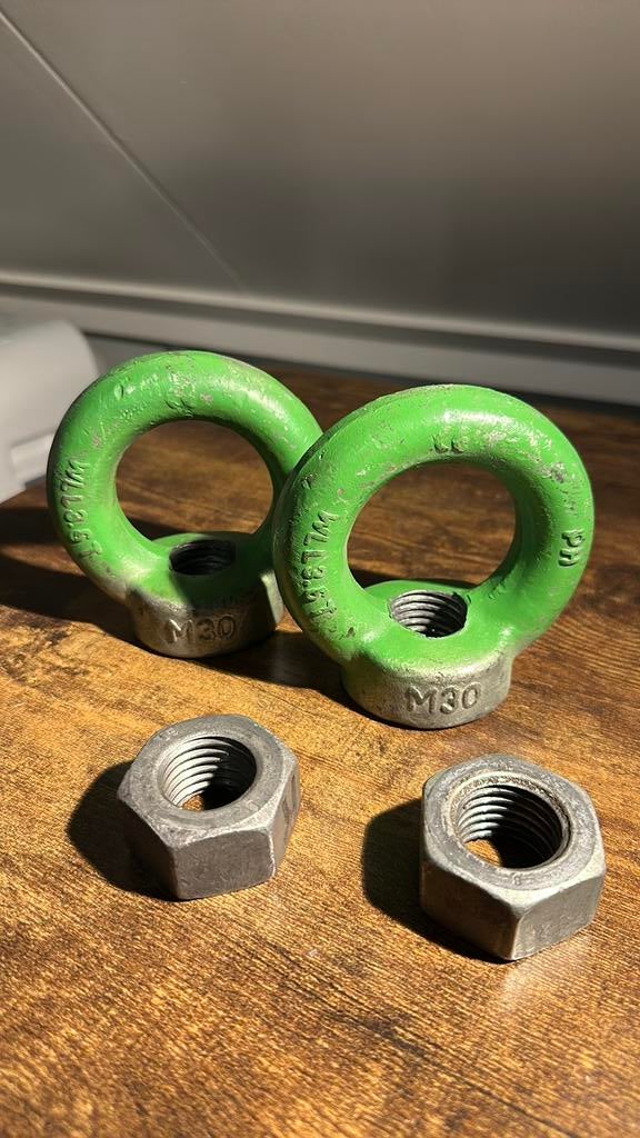 2 Oogmoeren M30 met 2 M30 bouten, Ophalen of Verzenden, Gebruikt, Minder dan 50 mm, Bouten of Moeren