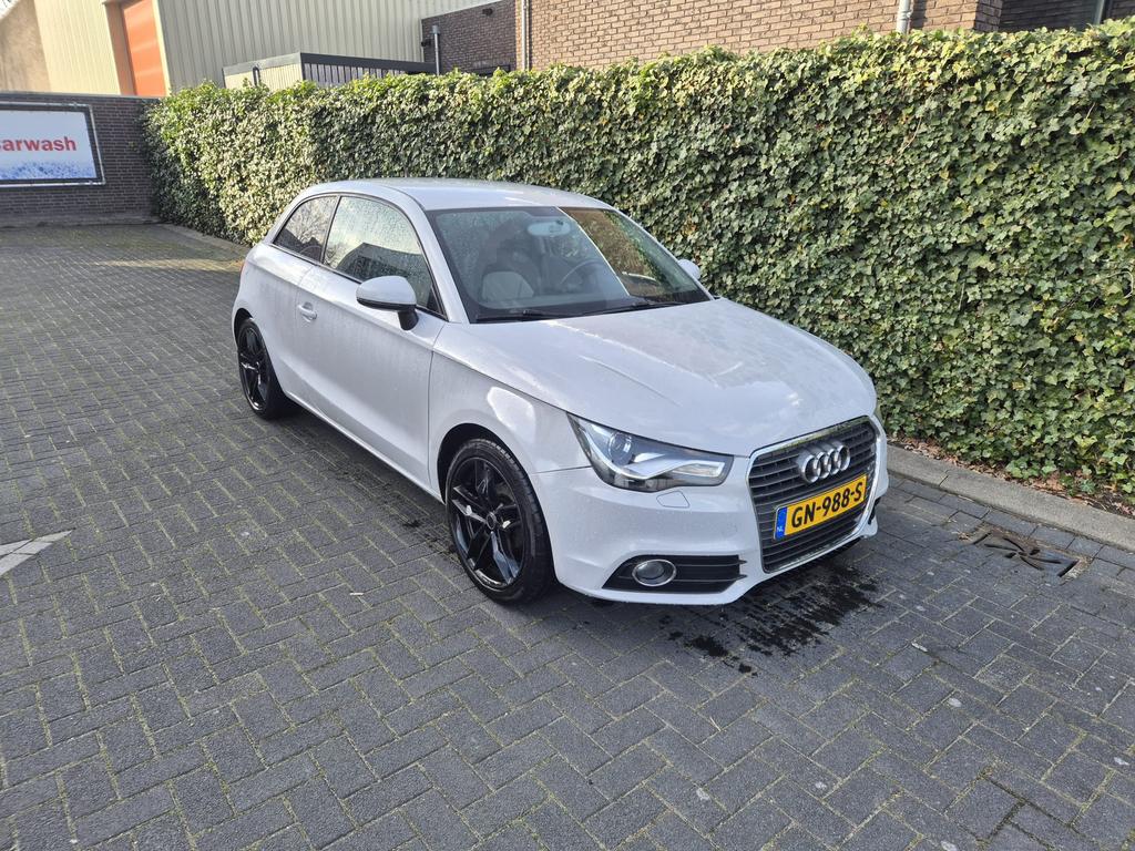 Audi A1 1.2 Tfsi 63KW 2010 Blauw, Voorwielaandrijving, 4 stoelen, Leder, Handgeschakeld