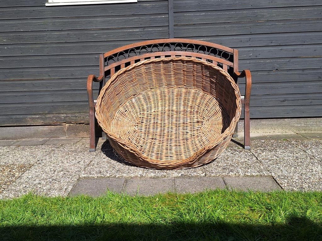 Rieten hondenmand, Ophalen, Gebruikt, Riet