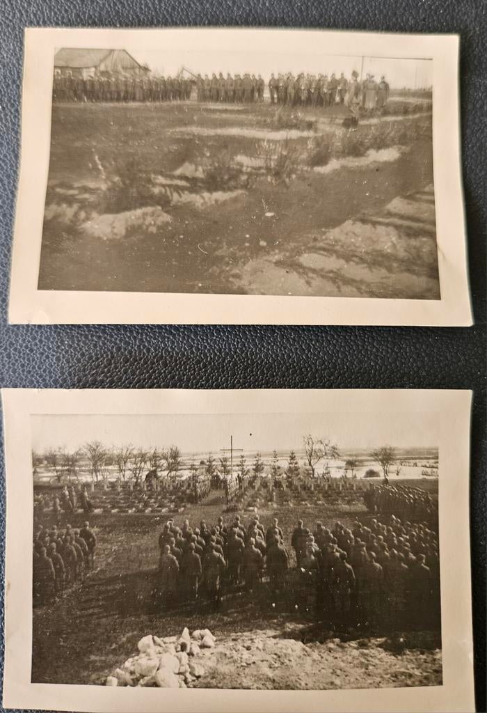 2x foto 100%orig wo2 foto duitse soldaten begraafplaats,top, Ophalen of Verzenden
