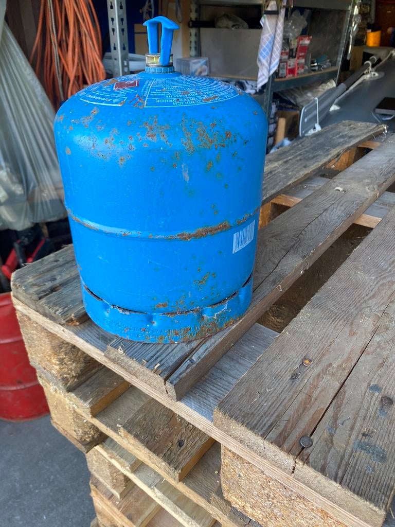 Gas fles zit nog klein beetje gas in, Ophalen, Gebruikt