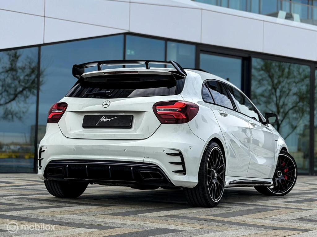 Mercedes A-klasse AMG 45 4MATIC 381PK |Pano|H&K|Sportuitlaat, Auto's, Automaat, Gebruikt, 4 cilinders, Wit